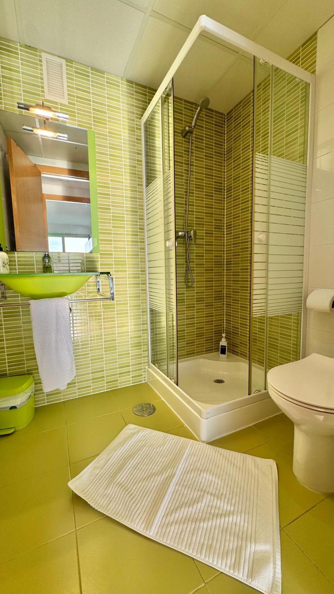 Highrise Apartment With Stunning Views From Private Balcony 85 Бенидорм Экстерьер фото