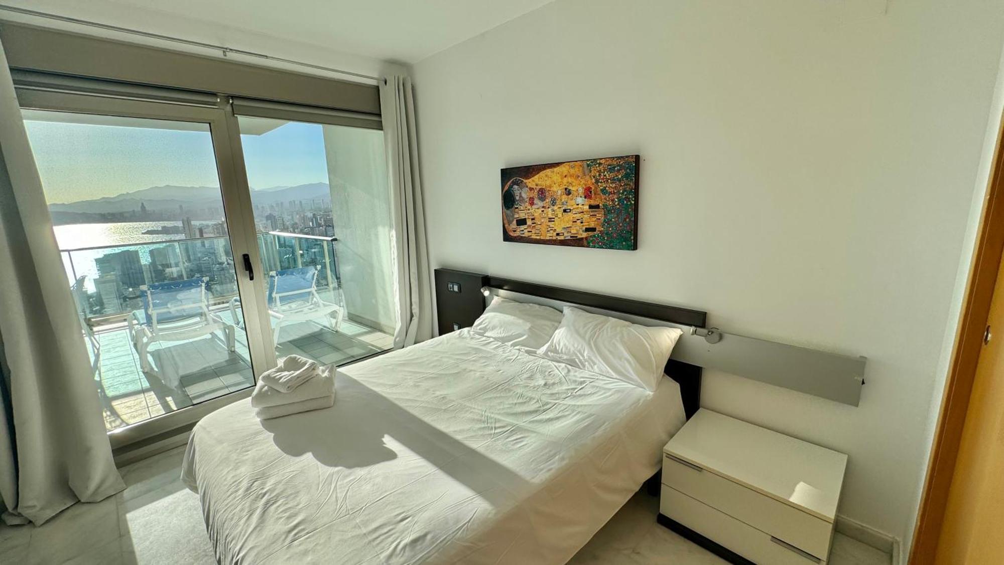 Highrise Apartment With Stunning Views From Private Balcony 85 Бенидорм Экстерьер фото