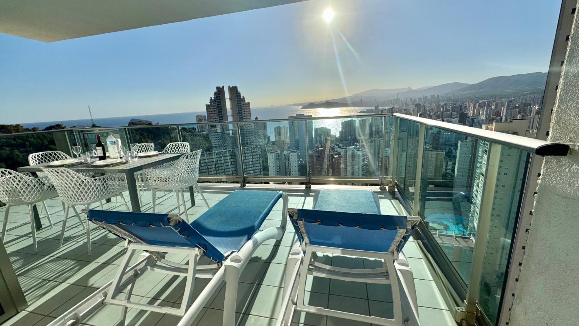 Highrise Apartment With Stunning Views From Private Balcony 85 Бенидорм Экстерьер фото