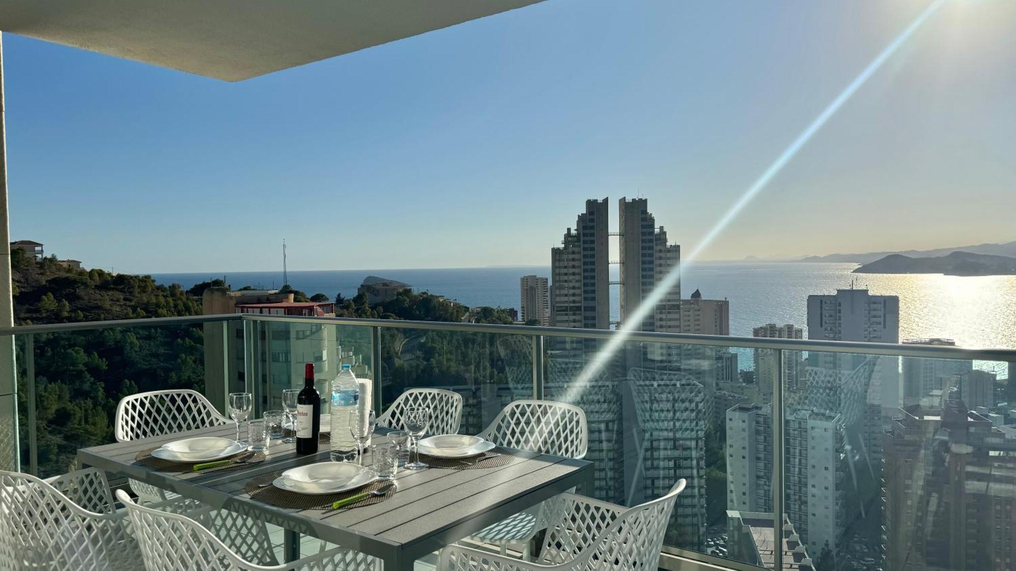 Highrise Apartment With Stunning Views From Private Balcony 85 Бенидорм Экстерьер фото
